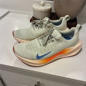 Nike React Xinfinity Run 4